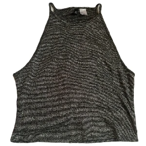 Glittrigt linne  - En kort glittrig topp perfekt till festliga tillfällen. Storlek M, men passar även S💕 skriv vid intresse