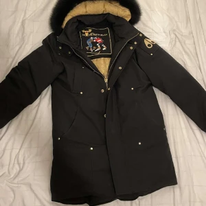 Fett jacka  - Fett jacka om du e intresserad skriv bara den e jätte skön om du har frågor skriv bara 