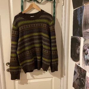 Stickad tröja  - Stor o mysig tröja från h&m. 