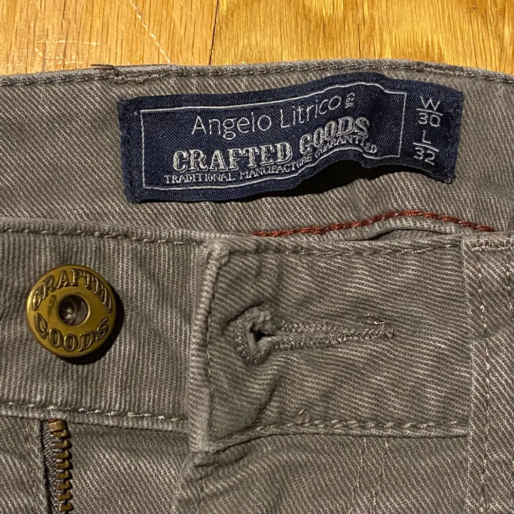 Grå Slim jeans från angelo litrico.. Jeans & Byxor.