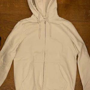 Vit Zip Hoodie C&A - Storlek: S Skick: 9/10