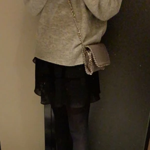 Tiamo väska  - Skitsnygg Tiamo väska köpt på Scorett men har tyvärr inte blivit använd. Väskan är i nyskick. Nypris 450kr. Kontakta mig om du har frågor 💗