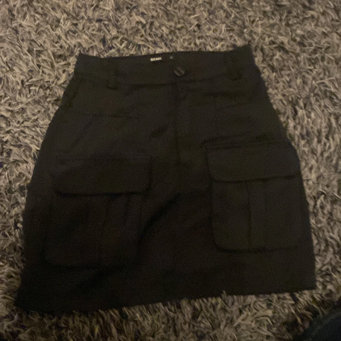 Svart kjol från bikbok stl 34