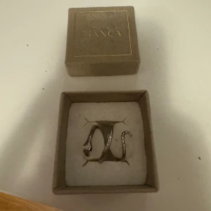 Bianca Ingrosso x Guldfynd Ring - Biancas design till guldfynd, ormring i äkta silver. Pris kan diskuteras vid snabb affär