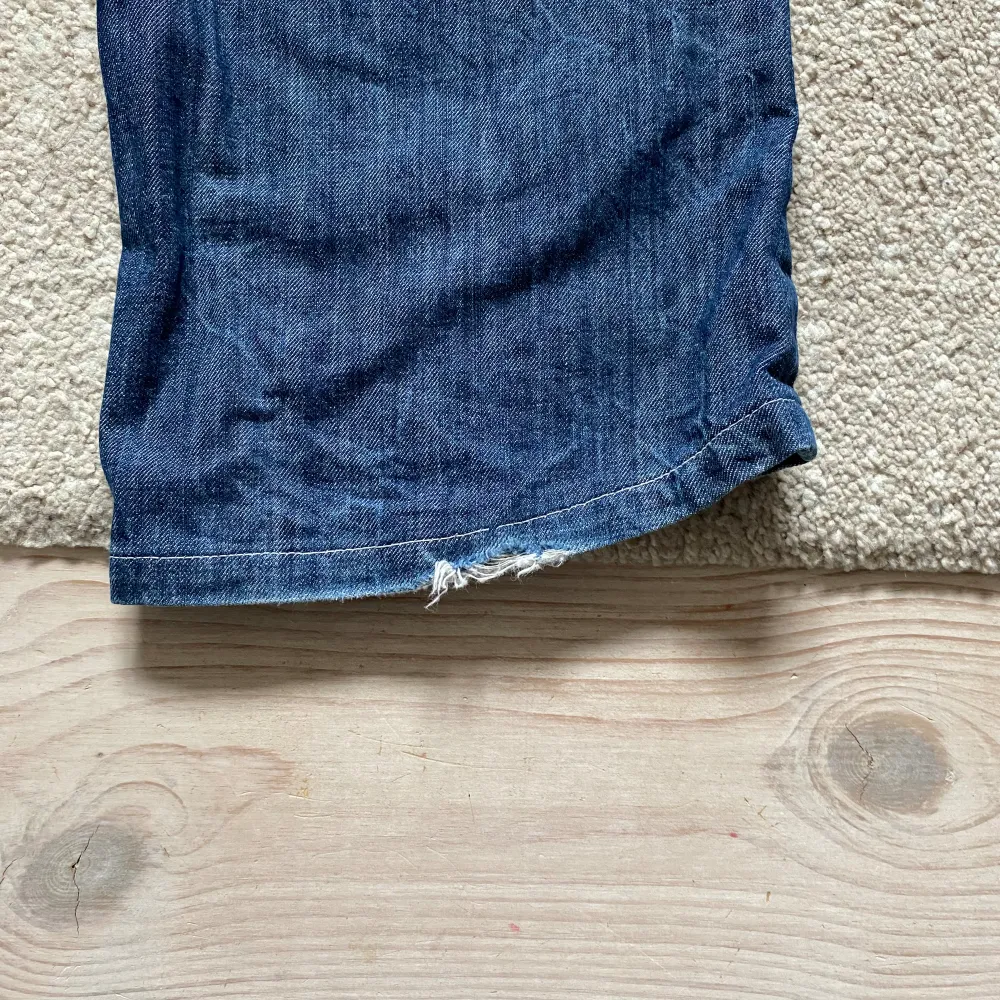 Armani jeans i snygg färg och fade. Storlek 31/34. Vid fler frågor och funderingar är det bara att skriva!. Jeans & Byxor.