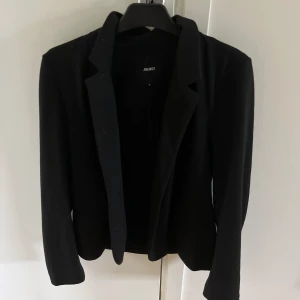 Svart kavaj - Inga defekter 