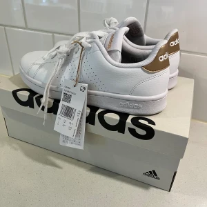 Adidas advantage  - Oanvända 