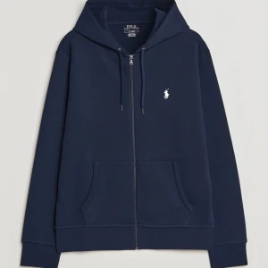 Polo Ralph Lauren zip  - Använd sparsamt och är i bra skick 