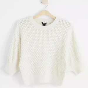 Stickad tshirt - Jättesöt stickad tröja som knappt är använd💕💕 