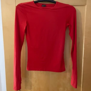 Tajt tröja - ”Träningmaterial” jätte skön och fin tajt tröja 