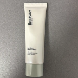 Beauty act charcoal mask - Har öppnat och testat på handleden men kommer inte använda den så säljer därför. Nypris 250kr