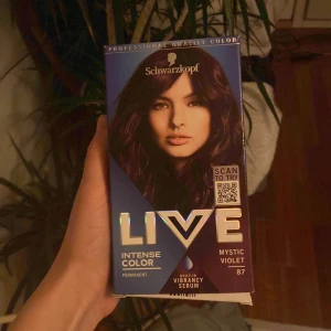Lila hårfärg  - Lila hårfärg💜 nypris 80kr, Möts gärna upp i Gbg, annars betalar köpare för frakt🫶