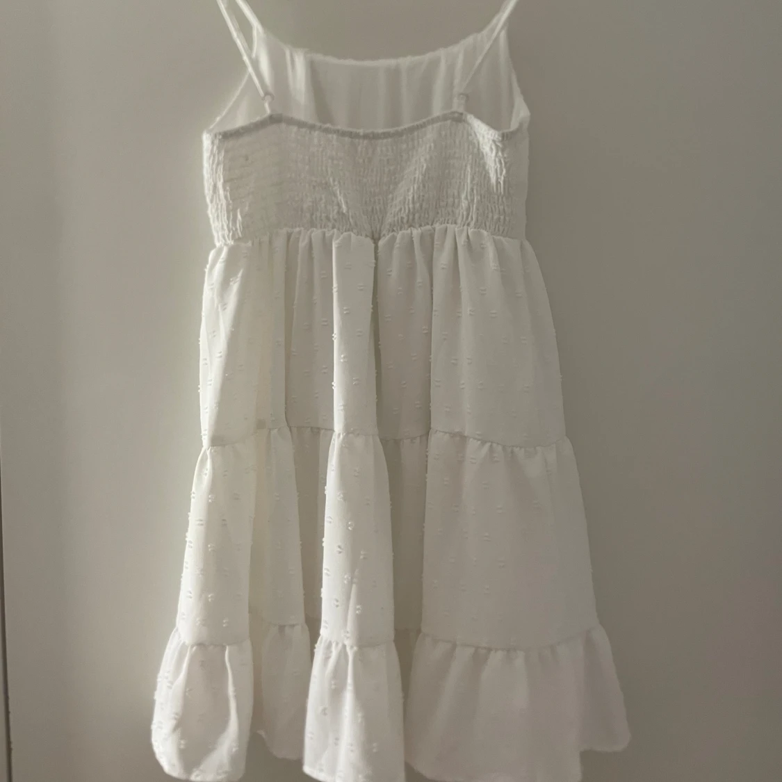 Vit volang klänning - 90