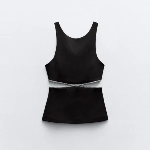 Zara - Säljer min helt nya zara tröja i storlek xs med prislapp på fortfarande. Varan är helt slutsåld på hemsidan därav priset. Hör av er vid frågor🌸🌸