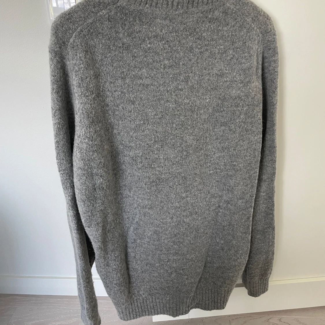 Stickad Massimo Dutti tröja - 90