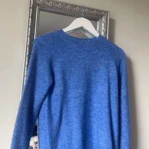 LITTLE PICES stickad tröja - stickad LITTLE PICES tröja💗