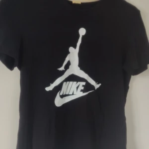 Nike air Jordan topp - Svart bra skick XS-S 