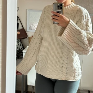 Kabelstickad tröja från gina - Aldrig använd, så fin! Helt ny utan prislapp