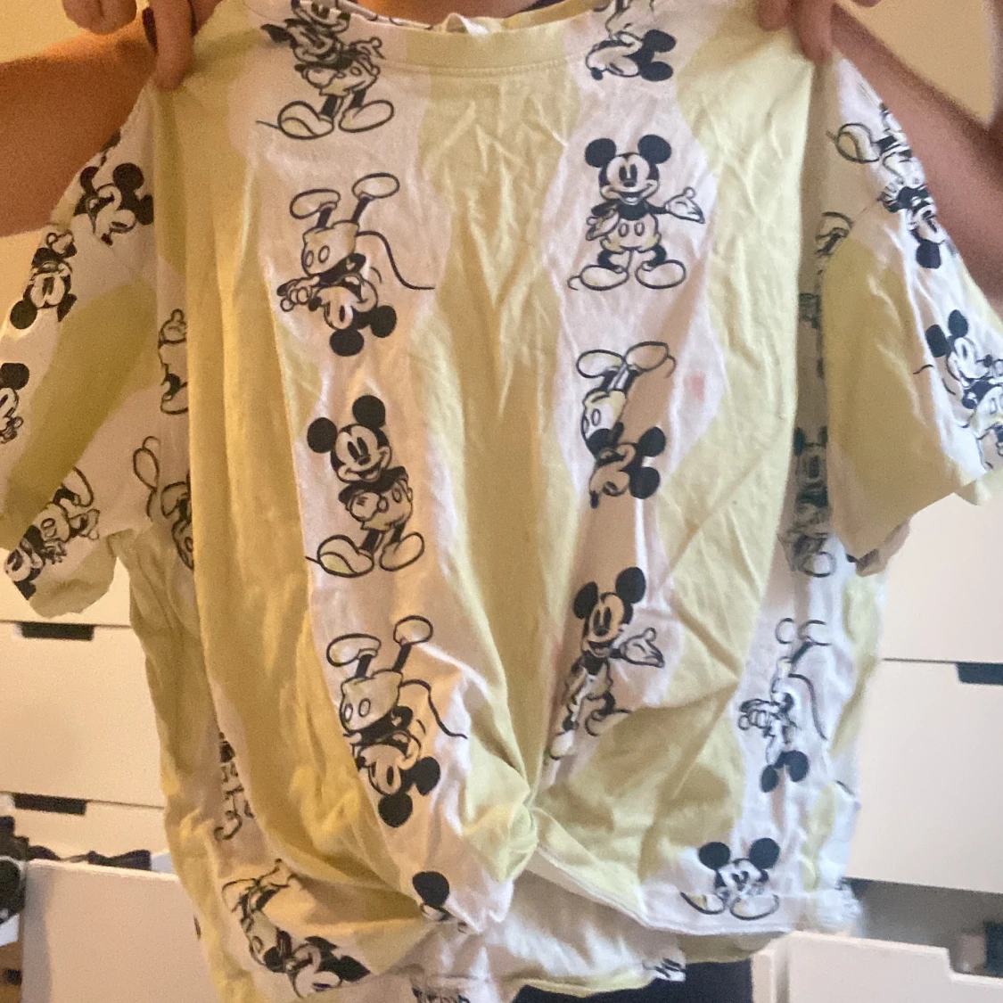 Lite fläckar men skön och fin  - 93