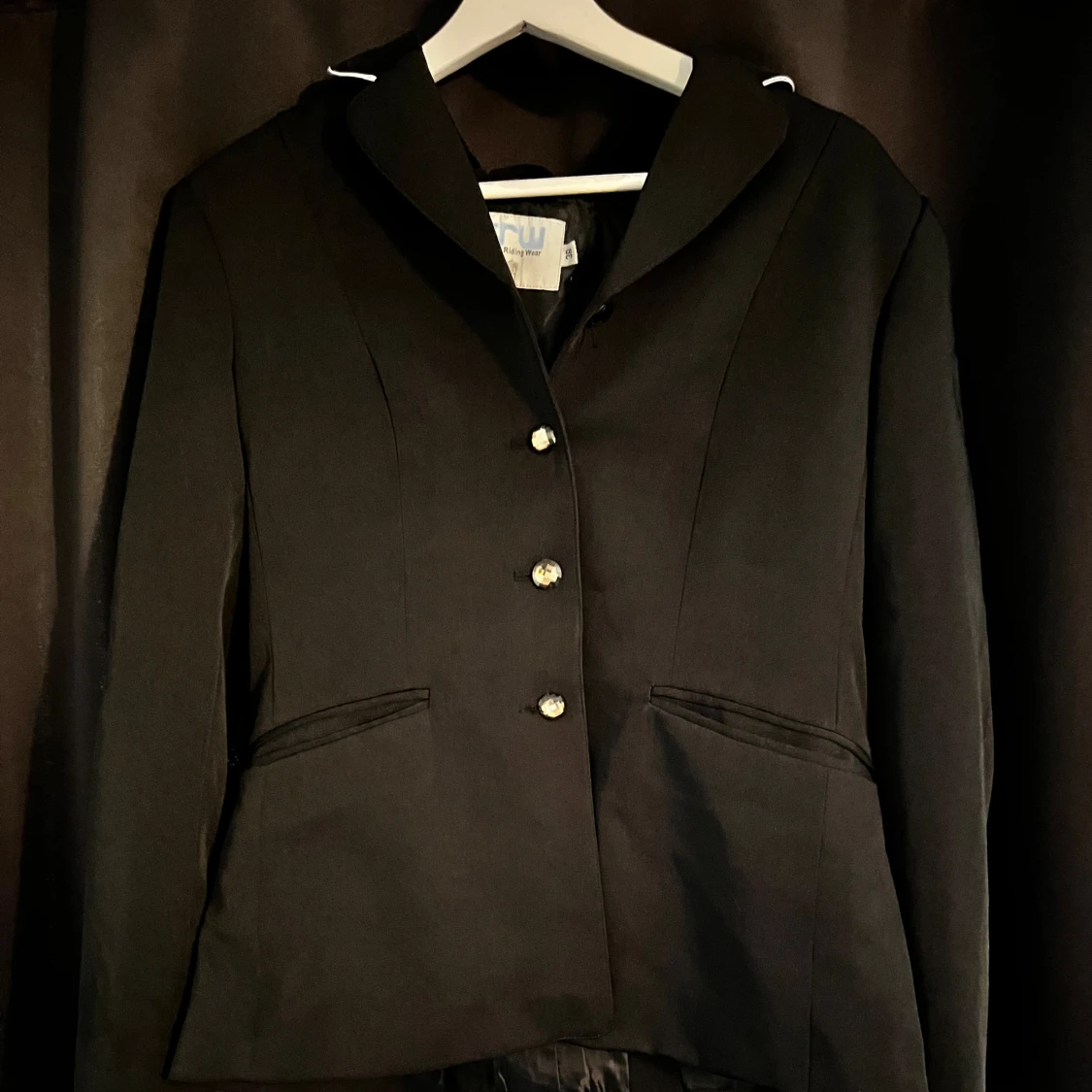 Tävlingskavaj knappt använd.