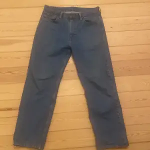 Levi’s Jeans, sitter lite större än vanliga 501 men dom sitter bra