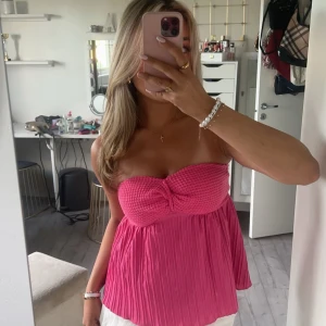 Söt rosa topp - Så sjukt söt rosa topp som aldrig är använd😊 Pris kan diskuteras vid snabbt och smidigt köp!