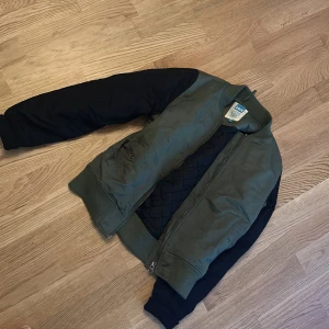 Bomberjacka - Bra skicka