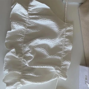 Topp Gina - Så fin halterneck topp från Gina. Fint skick, säljer då den inte kommer till användning🥰