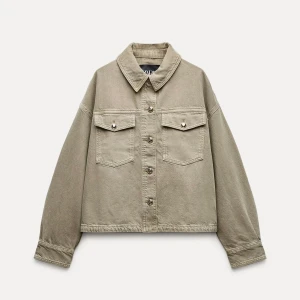 Overshirt från ZARA - Overshirt från Zara i färgen khaki. Overshirt/jeansjacka.