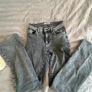 lågmidjade jeans - super fina och lågmidjade jeans❤️