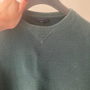 Tröja Lanvin - Mjuk och skön. Den är lite stretchig och jag skulle säga att det är en mindre stl M. 