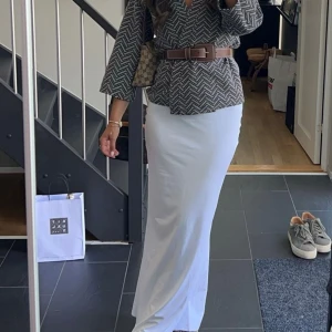 Lågmidjad maxikjol - Mycket bra skick!