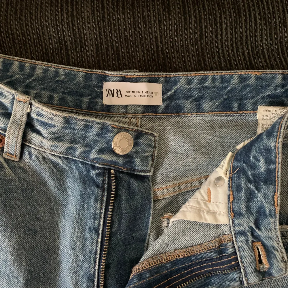 Jeans från zara ✨. Jeans & Byxor.