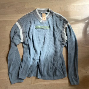 Eytys tröja med tryck  - Använd ett fåtal gånger. Strl: S