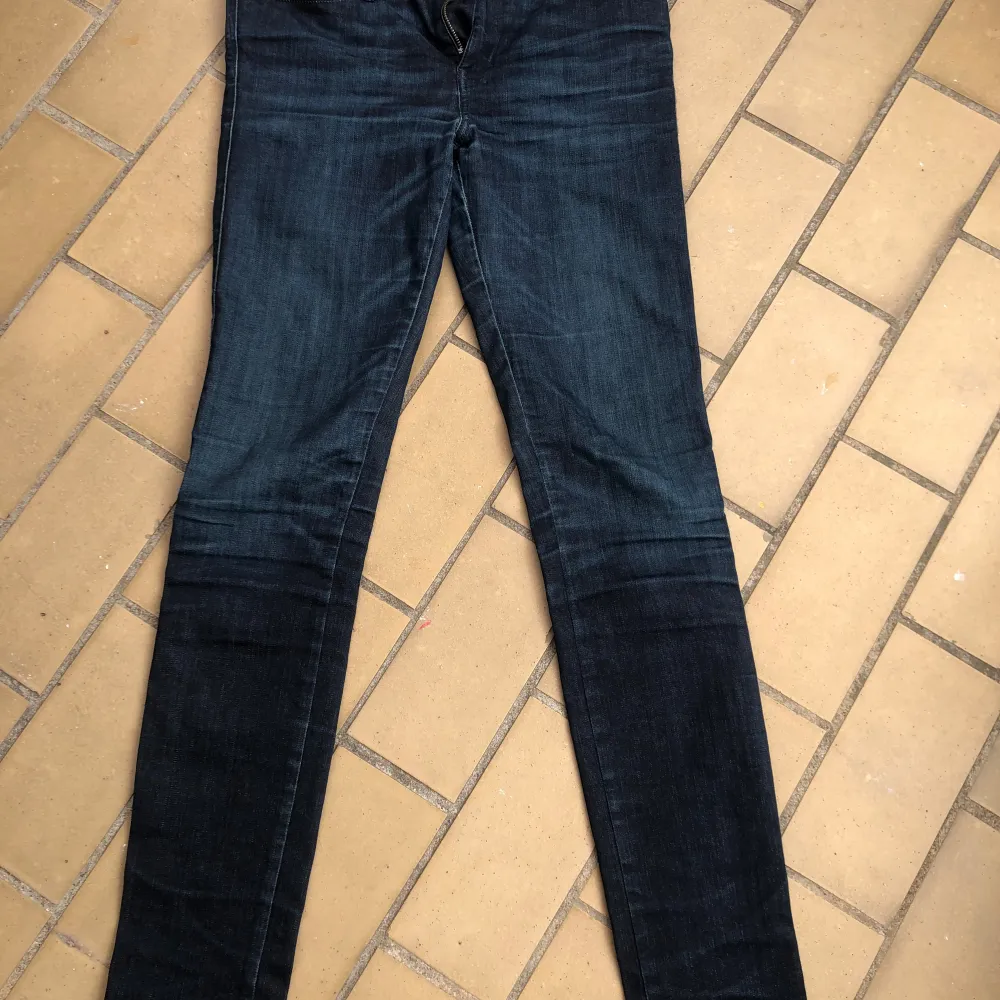 Feta Diesel jeans i slim/skinny fit. 10/10 skick nypris 1400:- mitt pris 200:- Nytvättade och rena. Storlek W29 L32.. Jeans & Byxor.