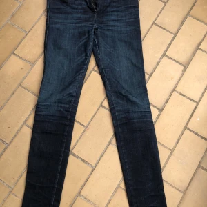 Diesel Jeans - Feta Diesel jeans i slim/skinny fit. 10/10 skick nypris 1400:- mitt pris 200:- Nytvättade och rena. Storlek W29 L32.