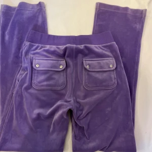 Lila juicy - Ass snygga juicy bodda snöre grejerna är borta men annars jättebra skick