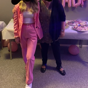 Rosa kavaj sätt - Använd en kväll