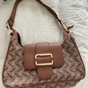 Väska  - Väska från Primark! 