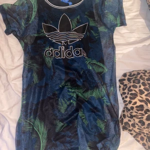 Klänning - Klänning som inte är min stil längre. 