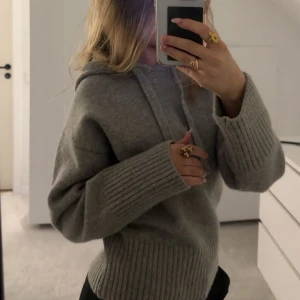 Zara hoodie - Jättefin hoodie från zara, nästan aldrig använd. Orginalpris 599kr💓