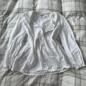 Skjorta - Köpte den precis på Plick men passade tyvärr inte mig:(