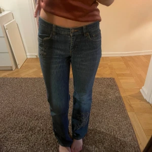 lågmidjade jeans - använder inte längre