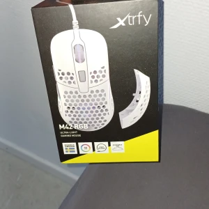 En lysande gaming mus. - Har knappt använt den fungerar jättebra. Är jättefin. Kostade 800kr från början. 