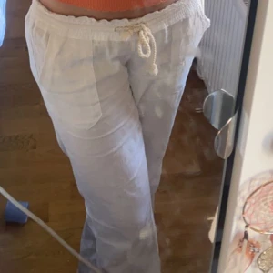 Roxy linnebyxor - Jättesnygga! Har lite hål och defekter därav priset men inte grejer som syns så mycket 