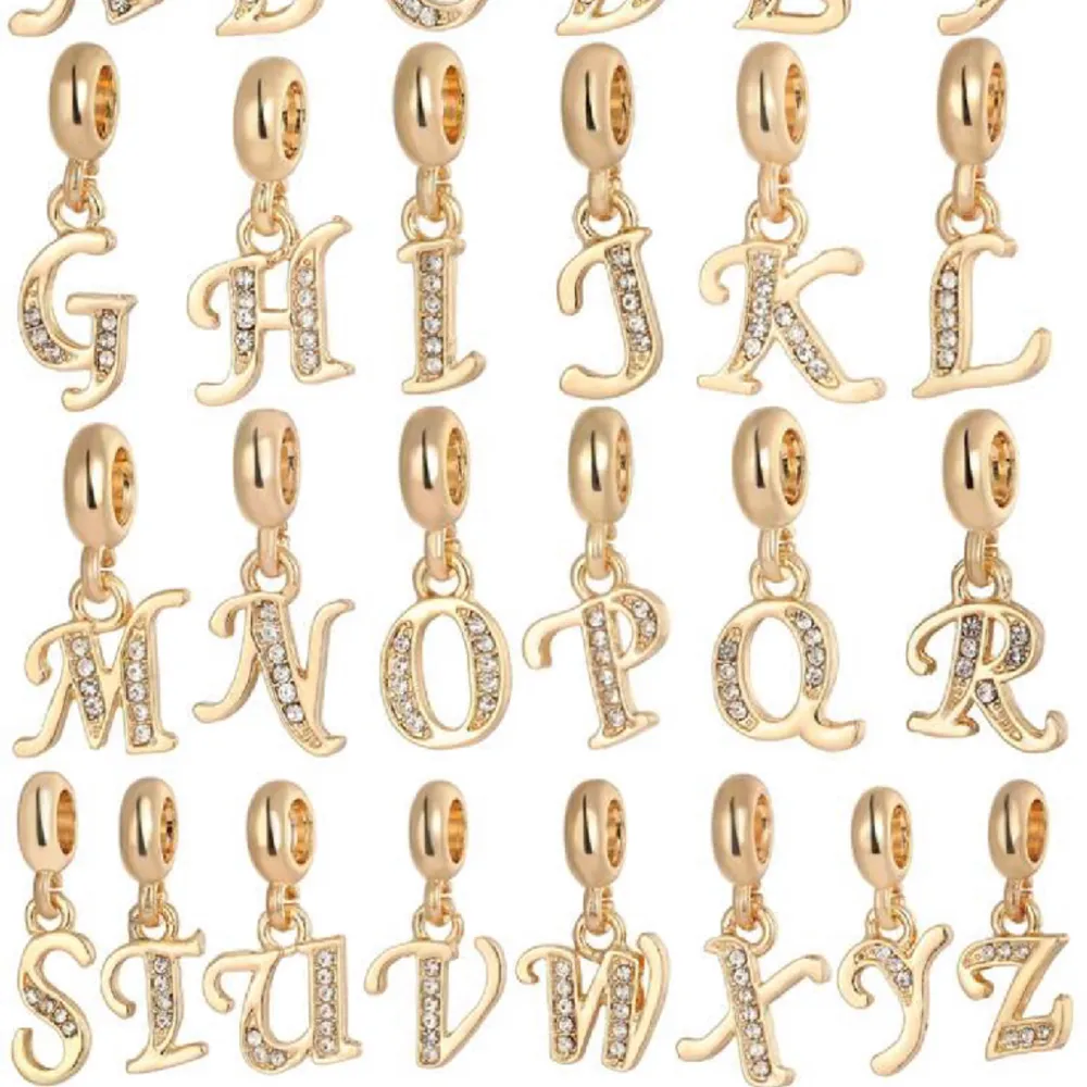 Jag gör halsband, dessa bokstavs berlocker finns från A-Z i både guld och silver🤍Skänker alla pengar sen till Cancerfonden❤️‍🩹. Accessoarer.