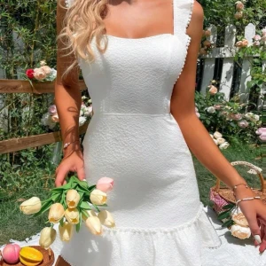 sommarklänning - Säljer denna supersöta sommarklänningen från shein. Aldirg använd, endast provad💕