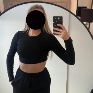 Långärmad croptop - långärmad croptop stl S