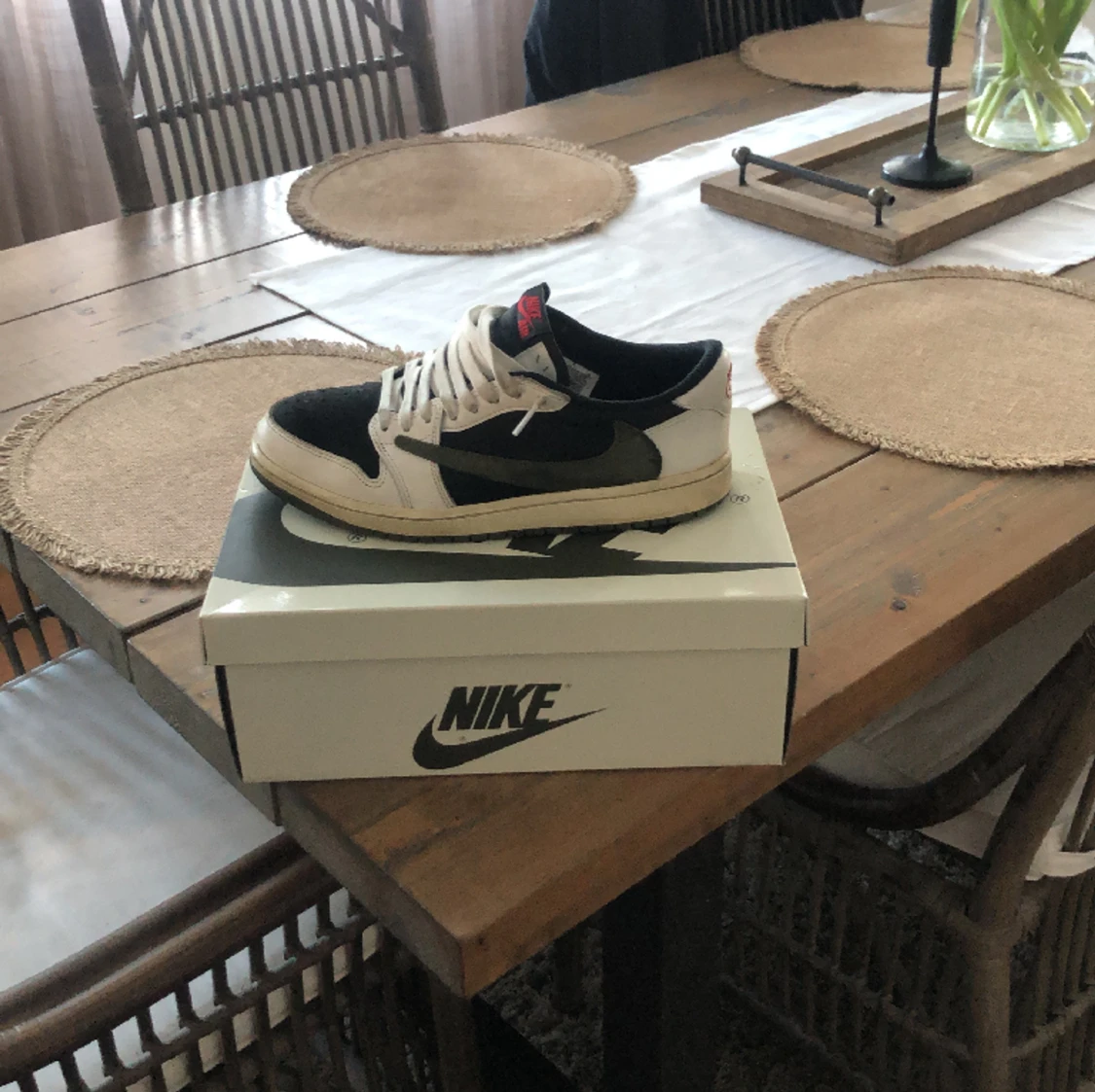 Nike Jordan 1 low x Travis