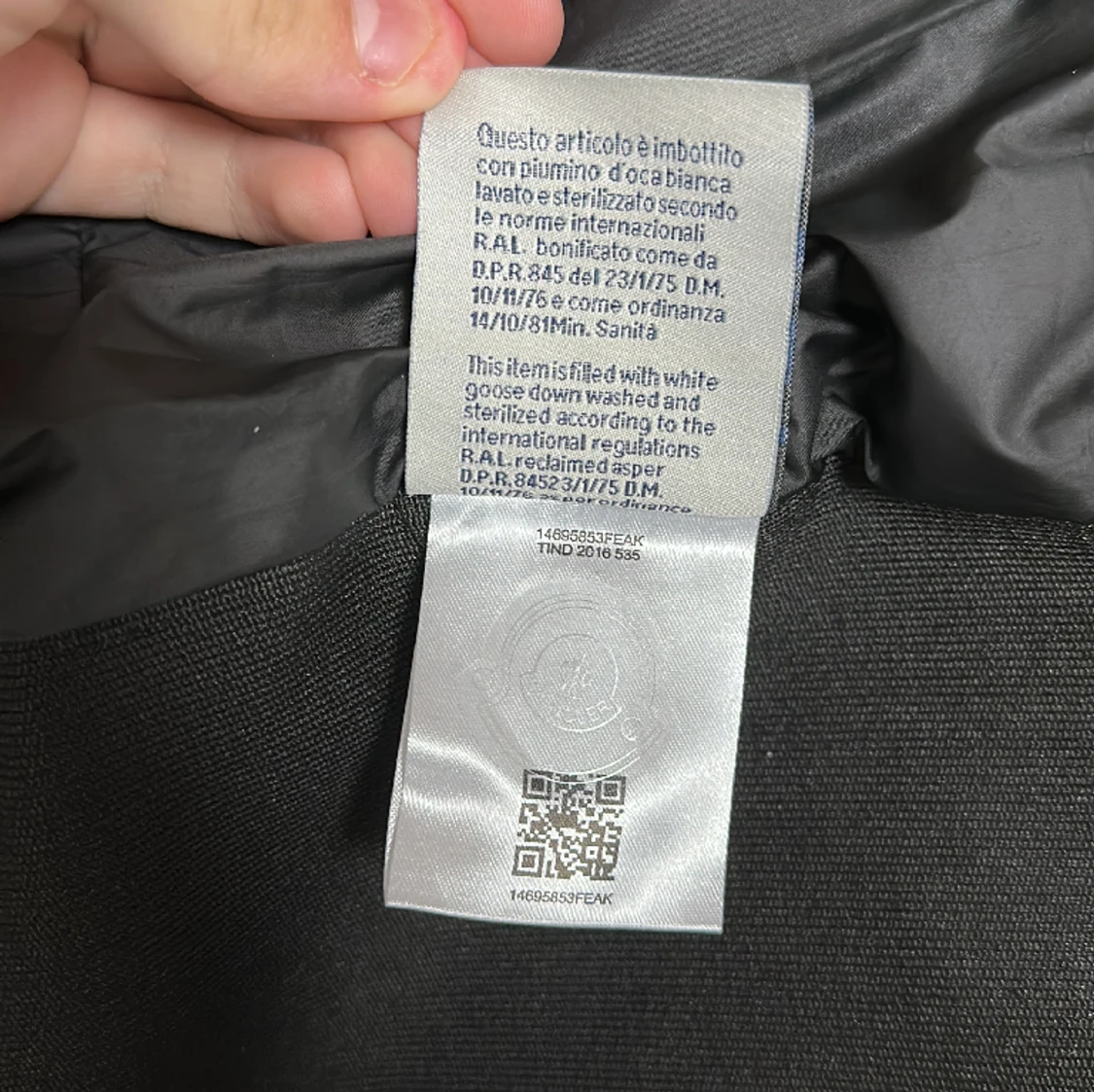 Moncler cardigan storlek S - 90